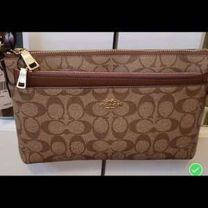 NWT Coach crossbody ❤️